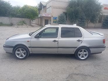 mazda 323 2003: Volkswagen Vento: 1994 г., 1.8 л, Механика, Бензин, Седан — 8