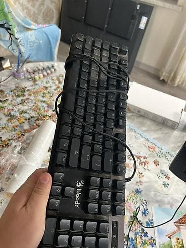 apple keyboard: Клавиатура, Bloody, Проводное подключение, Размер: 100% — 1