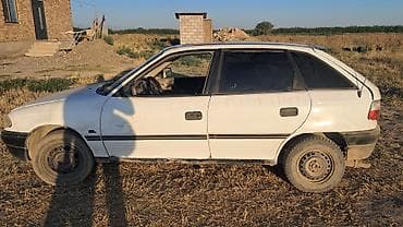 Продажа авто: Opel Astra: 2013 г., Седан — 2