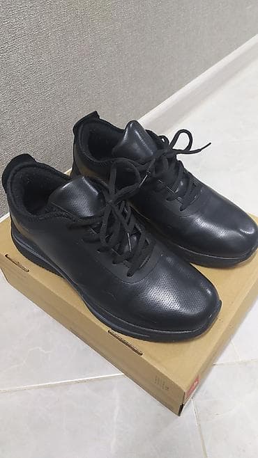 Кроссовки (Вьетнам), размер 41. абсолютно новые. теплые