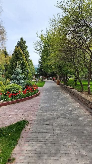 Кыймылсыз мүлк: Ысык-Көлдө ижарага батир, Радуга West, Кош-Көл, 3 орун, Баасы Бүтүндөй турак үй үчүн — 8