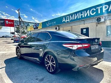 Транспорт: Toyota Camry: 2018 г., 2.5 л, Автомат, Бензин, Седан — 3