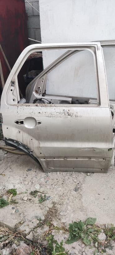 ford interceptor: Дверь Передняя правая Ford, Б/у, Оригинал — 2