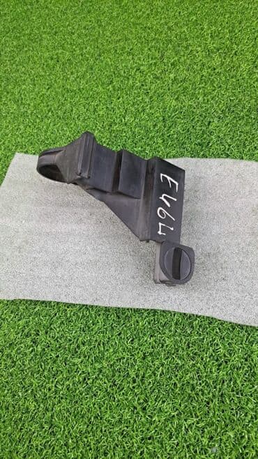 e46: Кронштейн бампера Направление: Перед.пластмассовый Примечание: 694593 — 4