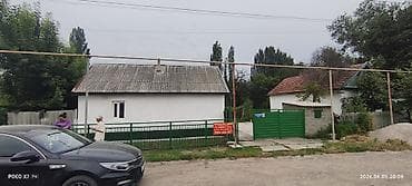 Дом с участком и хозпостройками - Жилой дом на участке с зелёным
