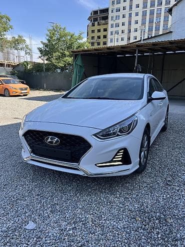 Hyundai Sonata: 2022 г., 2 л, Автомат, Газ, Седан — 1