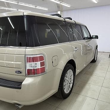 одна комната: Ford Flex: 2017 г., Кроссовер — 4