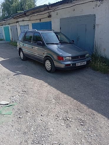 Mitsubishi Space Wagon: 1992 г., 1.8 л