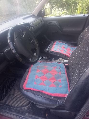 Унаа сатуу: Volkswagen Vento: 1994 г., 1.8 л, Кол менен иштөөчү, Бензин, Седан — 4