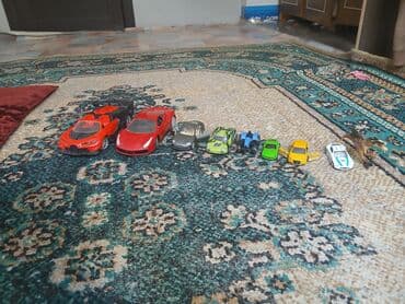 срочно продаю в связи с переездом: За всё это 300 сом - Коллекция из 10 мини‑автомобилей различного — 1