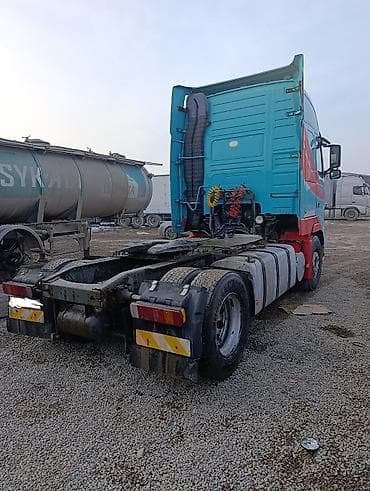 грузовой вольво: Тягач, Volvo, 2004 г., Без прицепа — 3