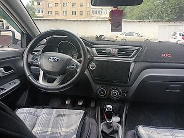 bmv e60: Kia Rio: 2014 г., 1.4 л, Механика, Бензин, Седан — 3