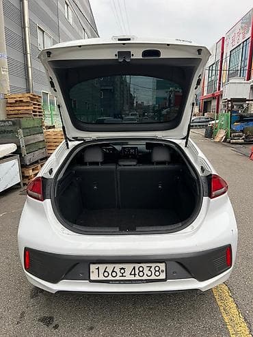 Продажа авто: Hyundai Ioniq: 2020 г., 1.6 л, Типтроник, Гибрид, Хэтчбэк — 8