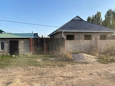 Продаётся участок с двумя строениями. - Участок: ровный — 9