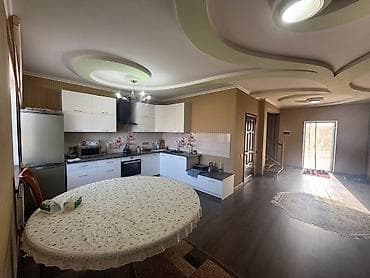 аренда дом: Просторный дом с современной кухней-гостиной и большим санузлом. - — 2