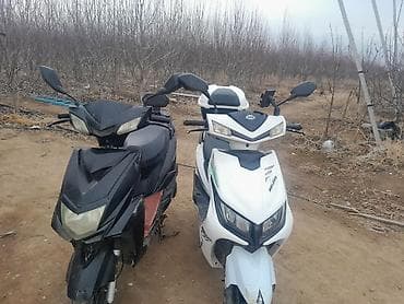 cbr 600: Два скутере на ходу Белая 35к чёрная 30к если оба за 50 отдадим срочно — 1