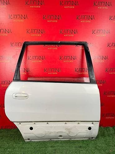 гольф 2 эшик: Дверь Toyota Ipsum SXM15 3S FE 1998 задний правый — 1