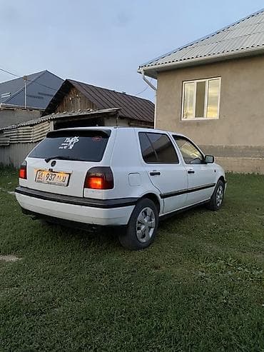 салон машины: Volkswagen Golf: 1992 г., 1.8 л, Механика, Бензин, Хэтчбэк — 2