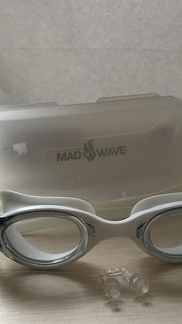 Очки для плавания Mad Wave + футляр и беруши НОВЫЕ - Бренд: Mad Wave at lalafo.kg Очки для плавания Mad Wave + футляр и беруши НОВЫЕ - Бренд: Mad Wave