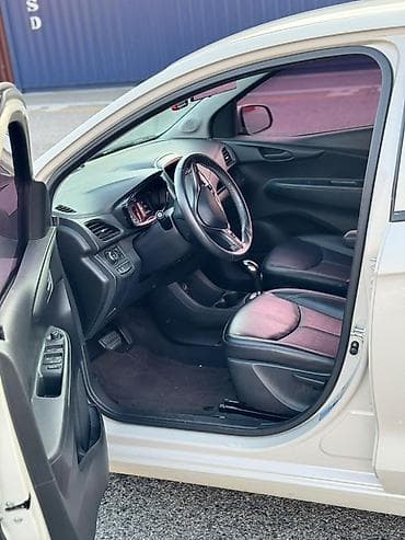 2016: Chevrolet Spark: 2016 г., 0.1 л, Вариатор, Бензин, Хэтчбэк — 6