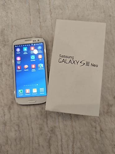 Samsung Galaxy S III Neo (GT-I9301I), белый цвет. Комплектация: - — 5