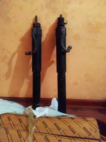 полированный машинка: Продам оригинальный амортизатор на gx470 в отличном состоянии — 1