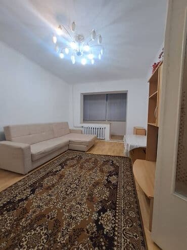 дом асанбай: 3 бөлмө, 70 кв. м, 105-серия, 1 кабат, Косметикалык ремонт — 1