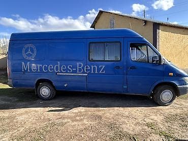 кочкор авто: Mercedes‑Benz Sprinter (длинная база, высокий крыша), синий фургон. - — 2