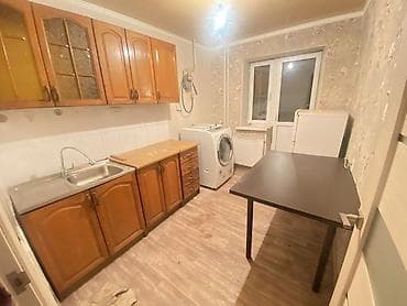 продаю однокомнатную: 1 комната, С мебелью частично — 2
