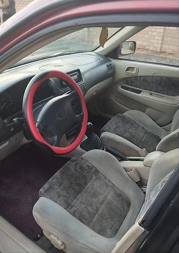 Toyota Corolla: 1997 г., 1.6 л, Механика, Бензин, Хэтчбэк