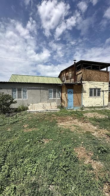 4 bedroom: 📍В Сокулуке ( нижняя зона ) продаётся дом на участке 7 соток. Об — 2