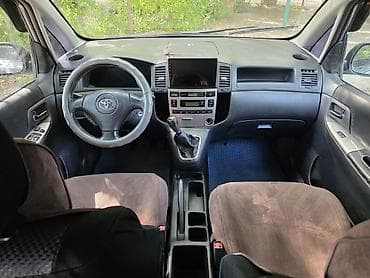 смешанный: Toyota Corolla Verso: 2003 г., 1.6 л, Механика, Бензин, Хэтчбэк — 6