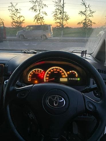 ipsum: Toyota Ipsum: 2002 г., 2.4 л, Минивэн — 3
