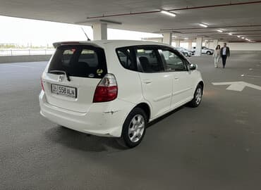 авто с последующим выкупом фит: Honda Fit: 2005 г., 1.3 л, Вариатор, Бензиновая, Хэтчбэк — 1