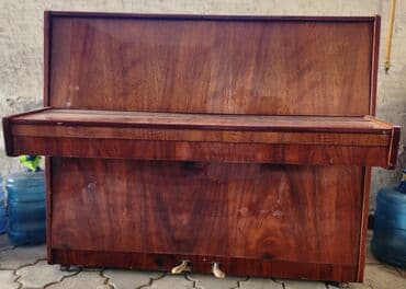 купить пианино детское: В хорошем состоянии. Нужна настройка, и пару клавиш зависает. Торг — 2