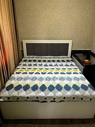 metta samurai: Двуспальная кровать, Б/у, С мягким изголовьем, длина - 200 см — 1