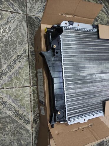 c4: AUDI C4 v2.6 (механика) радиатор охлаждения (WXQP) хорошего качество — 2