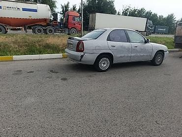 Daewoo Leganza: 1997 г., Седан — 4