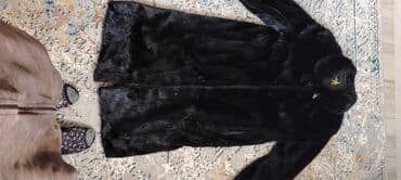 женский пиджак куртку: Натуральная шуба из тёмного меха (визуально — норка/мех аналогичного — 1