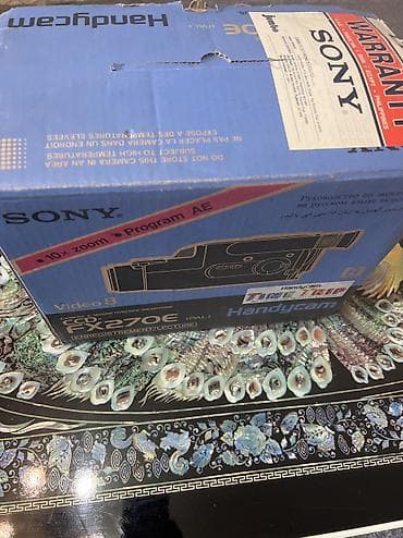 видие камера: Видеокамера Sony Handycam CCD‑FX270E (Video8) - Формат записи: Video8 — 3