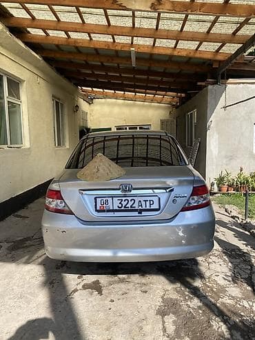 Транспорт: Honda Fit Aria: 2003 г., 1.3 л — 4
