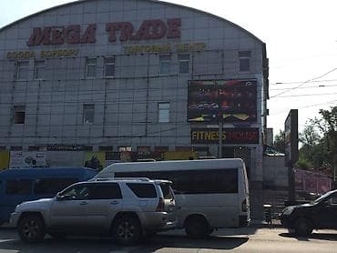 ПРодаю стекло витринное толщиной 6 мм, витражное. Высота 2.10м, ширина