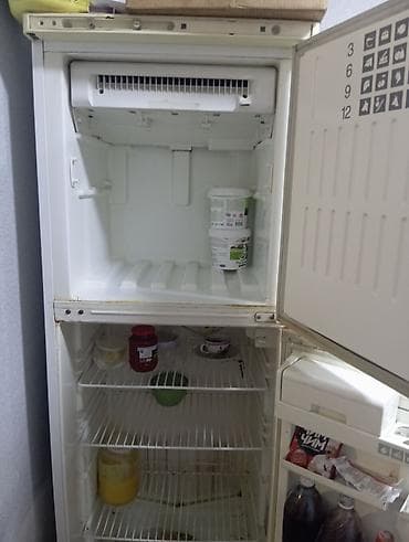 Техника для кухни: Двухкамерный холодильник с верхней морозильной камерой. Основные — 4