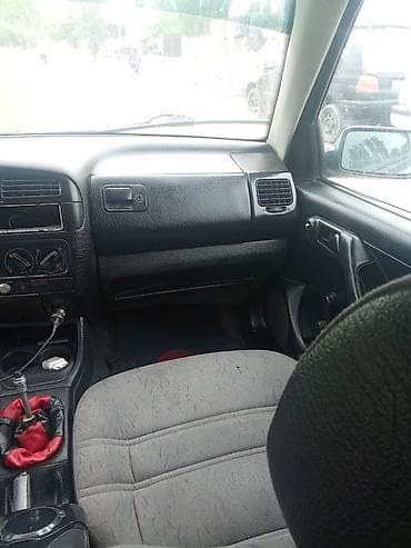 bid e2: Volkswagen Golf: 1995 г., 1.8 л, Ручные, Бензин, Хэтчбэк — 7