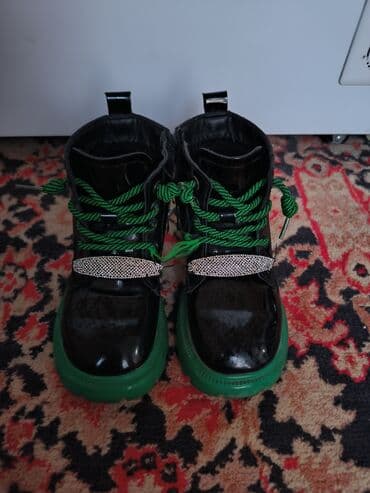 трекинговые ботинки: Сапоги на девочку с мехом.29 размер(5-6) лет. г Ош — 1
