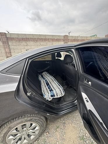 Hyundai Solaris: 2015 г., 1.6 л, Автомат, Бензин, Седан — 3