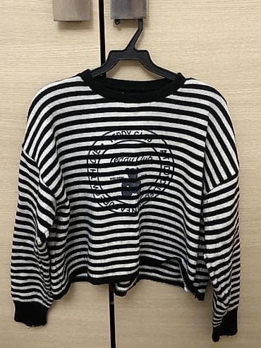 Полосатый свитер/джемпер унисекс. Очень удобный и мягкий, приятный на