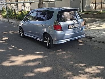 хечбек: Honda Fit: 2004 г., Механика, Хэтчбэк — 3