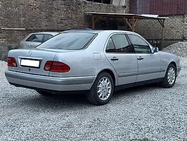 210: Mercedes-Benz E-Class: 1995 г., 3.2 л, Автомат, Бензин, Седан — 4