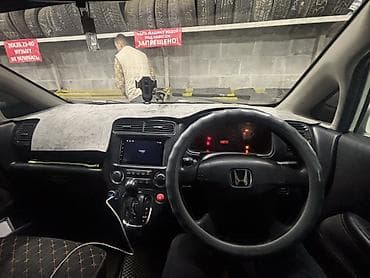 mazda 121: Honda Stream: 2002 г., 1.7 л, Газ, Универсал — 5